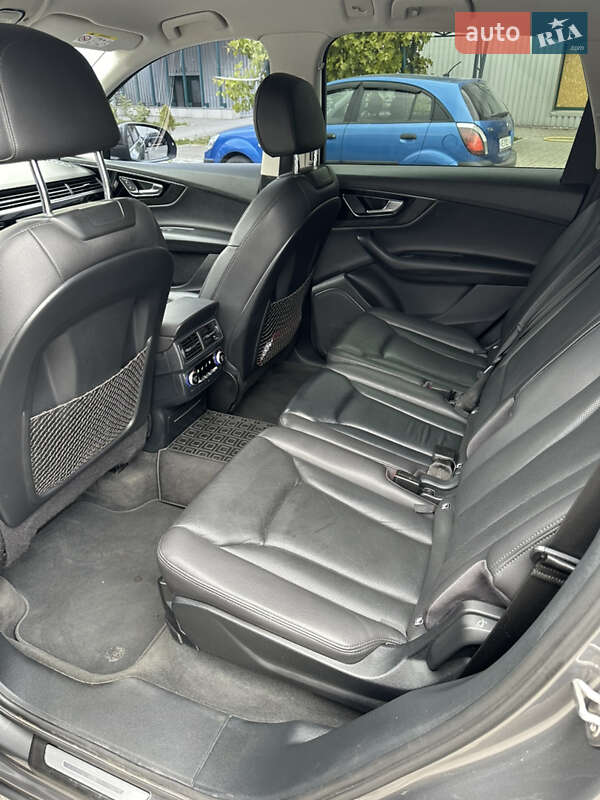 Внедорожник / Кроссовер Audi Q7 2017 в Днепре
