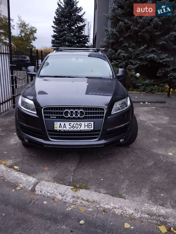 Внедорожник / Кроссовер Audi Q7 2007 в 