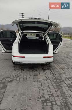 Внедорожник / Кроссовер Audi Q7 2018 в 