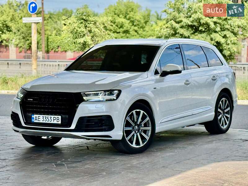 Позашляховик / Кросовер Audi Q7 2016 в Дніпрі