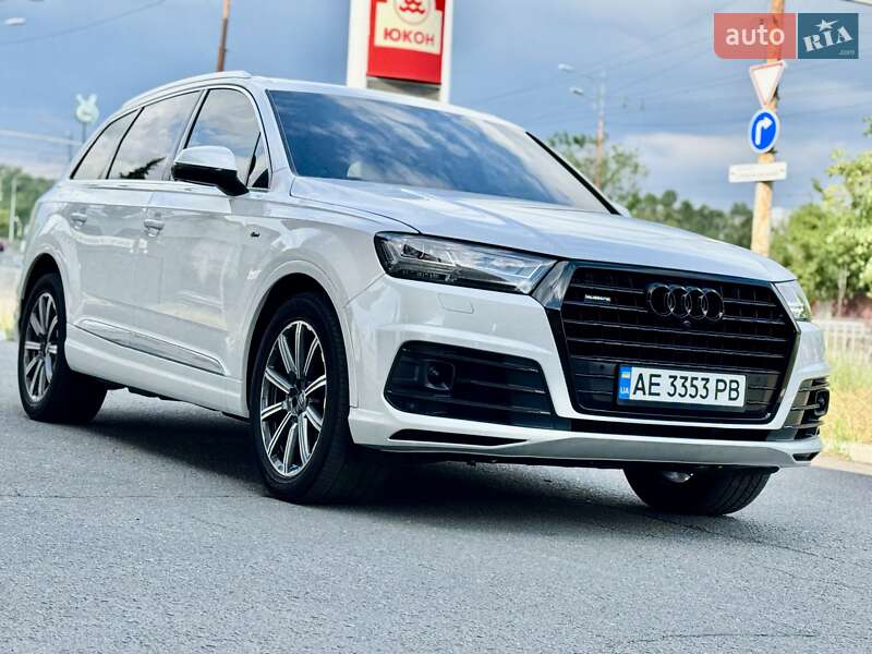 Позашляховик / Кросовер Audi Q7 2016 в Дніпрі