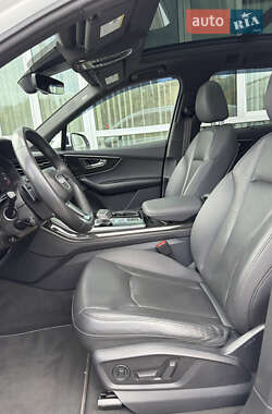 Внедорожник / Кроссовер Audi Q7 2020 в 