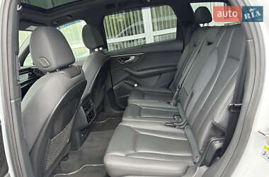 Внедорожник / Кроссовер Audi Q7 2020 в 