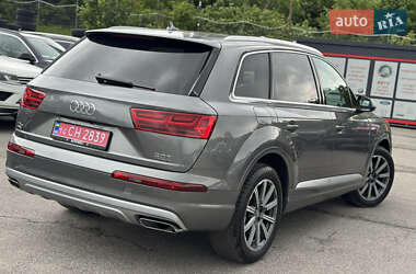 Позашляховик / Кросовер Audi Q7 2016 в 
