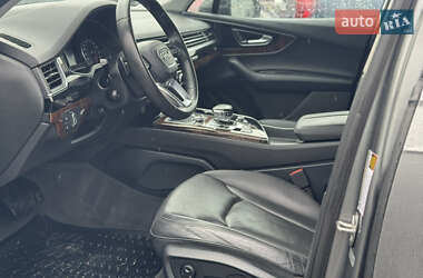 Позашляховик / Кросовер Audi Q7 2016 в 