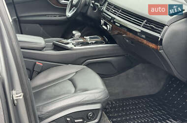 Позашляховик / Кросовер Audi Q7 2016 в 
