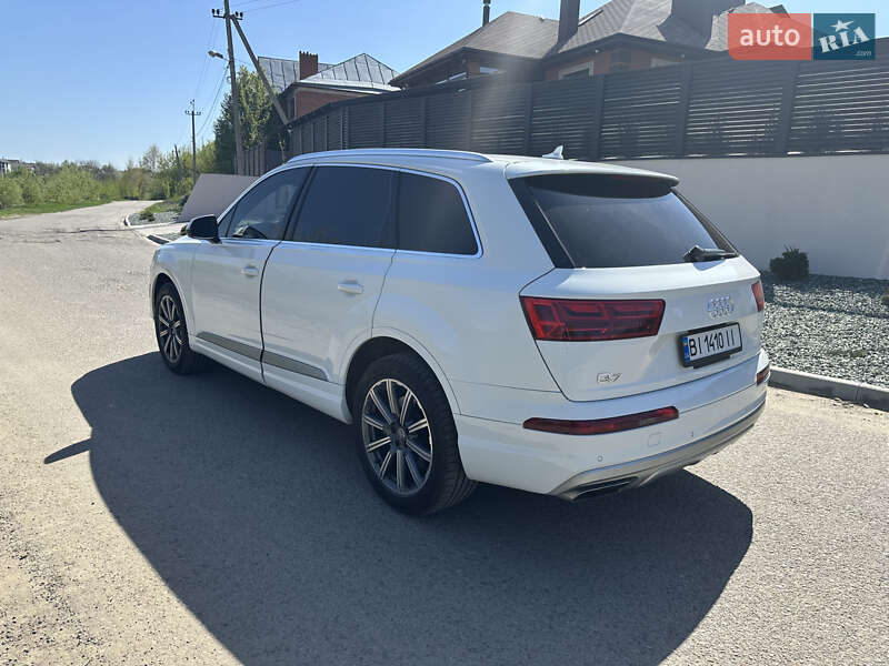 Позашляховик / Кросовер Audi Q7 2017 в Полтаві