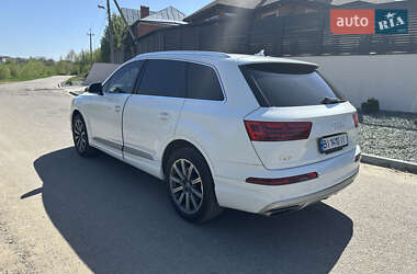 Внедорожник / Кроссовер Audi Q7 2017 в 