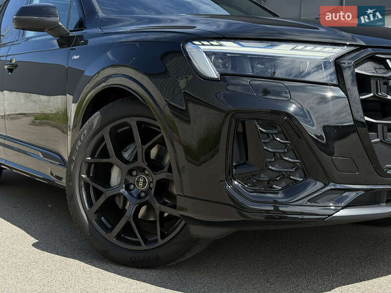 Внедорожник / Кроссовер Audi Q7 2025 в Киеве