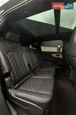 Внедорожник / Кроссовер Audi Q7 2025 в 
