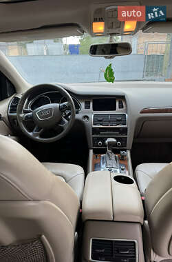 Внедорожник / Кроссовер Audi Q7 2012 в 