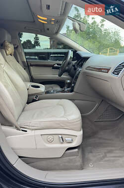 Внедорожник / Кроссовер Audi Q7 2012 в 
