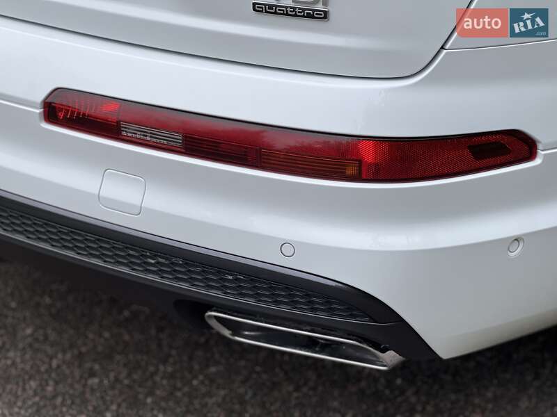 Позашляховик / Кросовер Audi Q7 2018 в Рівному