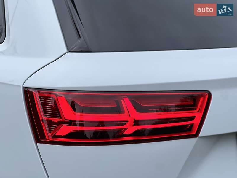 Позашляховик / Кросовер Audi Q7 2018 в Рівному