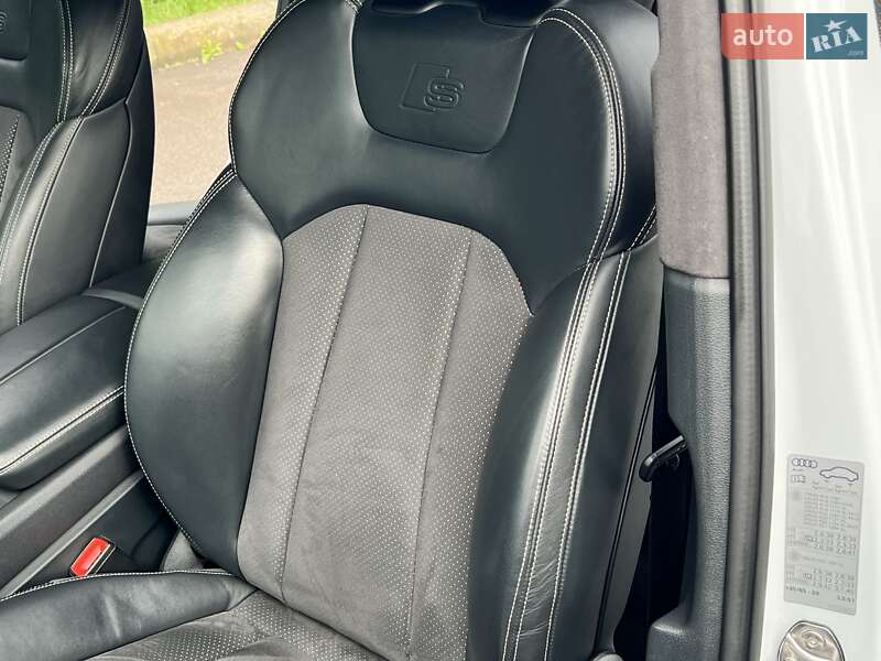 Позашляховик / Кросовер Audi Q7 2018 в Рівному