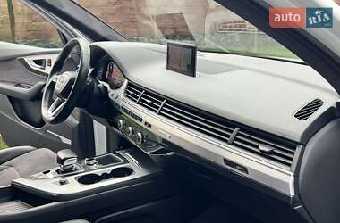 Внедорожник / Кроссовер Audi Q7 2018 в 