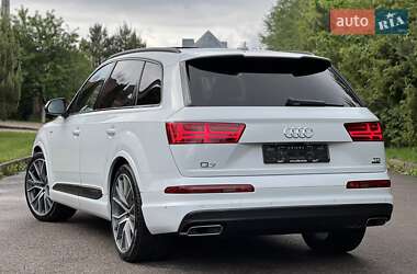 Внедорожник / Кроссовер Audi Q7 2018 в 