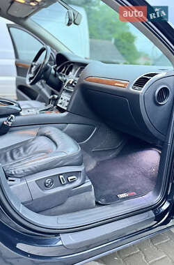 Внедорожник / Кроссовер Audi Q7 2013 в 