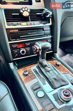 Внедорожник / Кроссовер Audi Q7 2013 в 