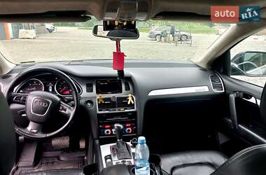 Позашляховик / Кросовер Audi Q7 2010 в 