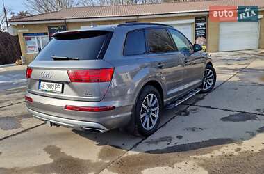 Внедорожник / Кроссовер Audi Q7 2016 в 