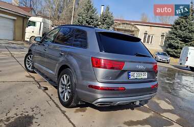 Внедорожник / Кроссовер Audi Q7 2016 в 