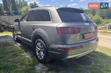 Внедорожник / Кроссовер Audi Q7 2017 в 
