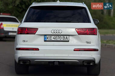 Позашляховик / Кросовер Audi Q7 2016 в 