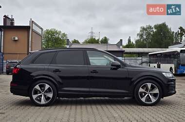 Внедорожник / Кроссовер Audi Q7 2018 в 