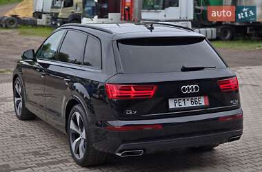 Внедорожник / Кроссовер Audi Q7 2018 в 