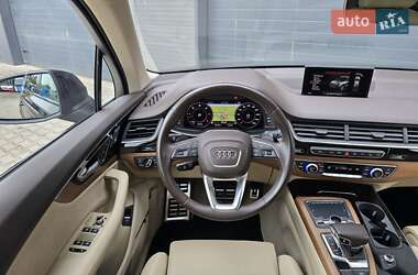 Внедорожник / Кроссовер Audi Q7 2018 в 
