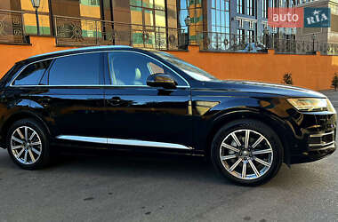 Внедорожник / Кроссовер Audi Q7 2016 в 