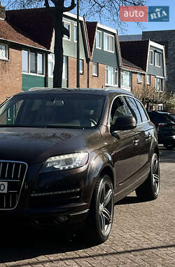 Внедорожник / Кроссовер Audi Q7 2009 в 