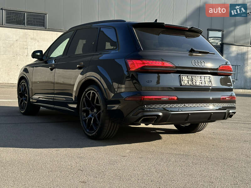 Внедорожник / Кроссовер Audi Q7 2025 в Киеве