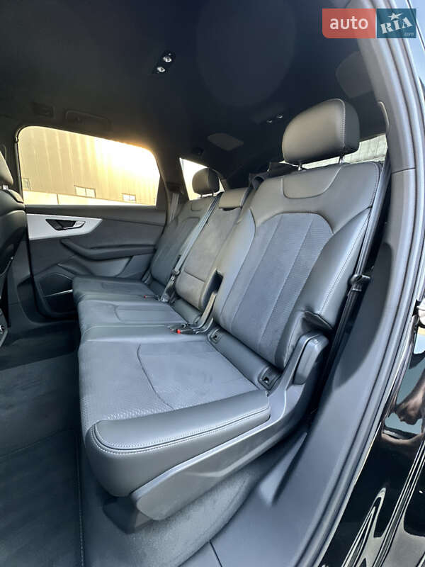Внедорожник / Кроссовер Audi Q7 2025 в Киеве