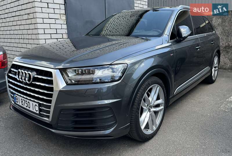 Внедорожник / Кроссовер Audi Q7 2015 в Полтаве