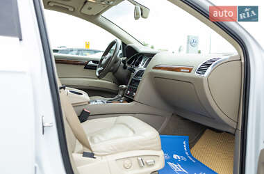 Внедорожник / Кроссовер Audi Q7 2015 в 
