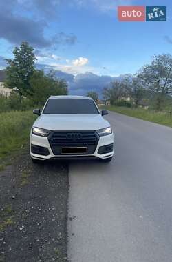 Внедорожник / Кроссовер Audi Q7 2017 в Иршаве