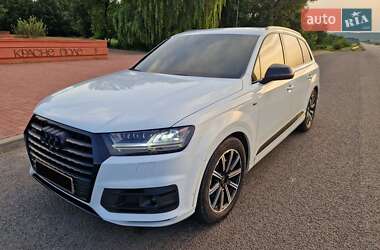 Внедорожник / Кроссовер Audi Q7 2017 в 
