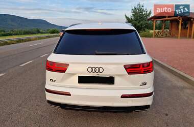Внедорожник / Кроссовер Audi Q7 2017 в 