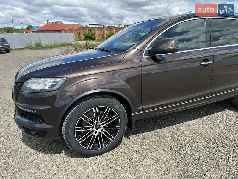 Позашляховик / Кросовер Audi Q7 2011 в Косові