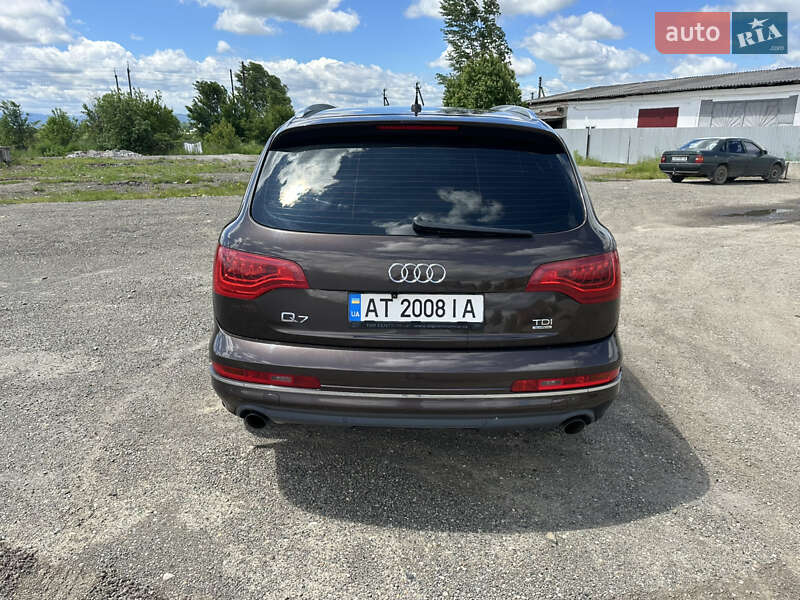 Позашляховик / Кросовер Audi Q7 2011 в Косові