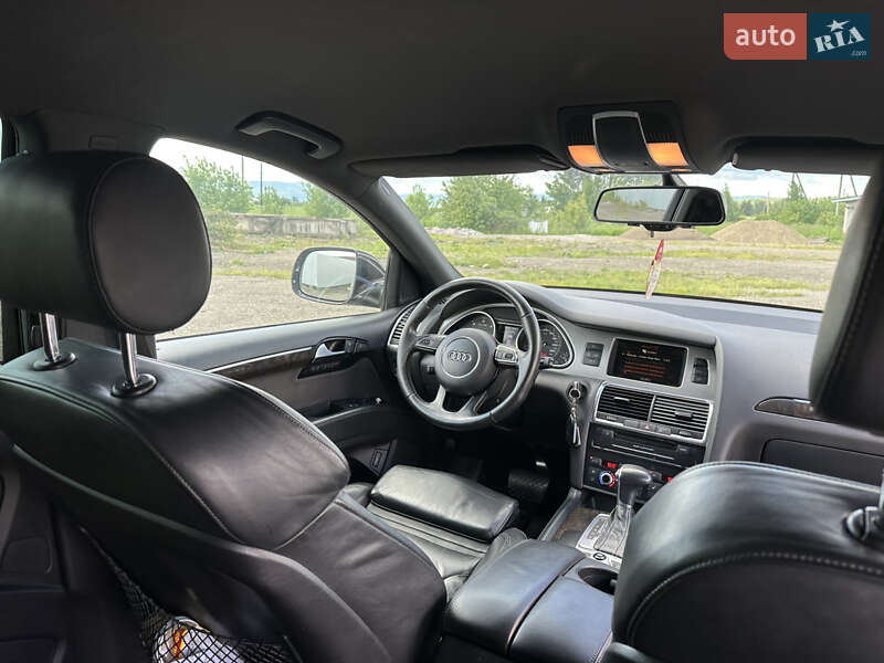 Позашляховик / Кросовер Audi Q7 2011 в Косові