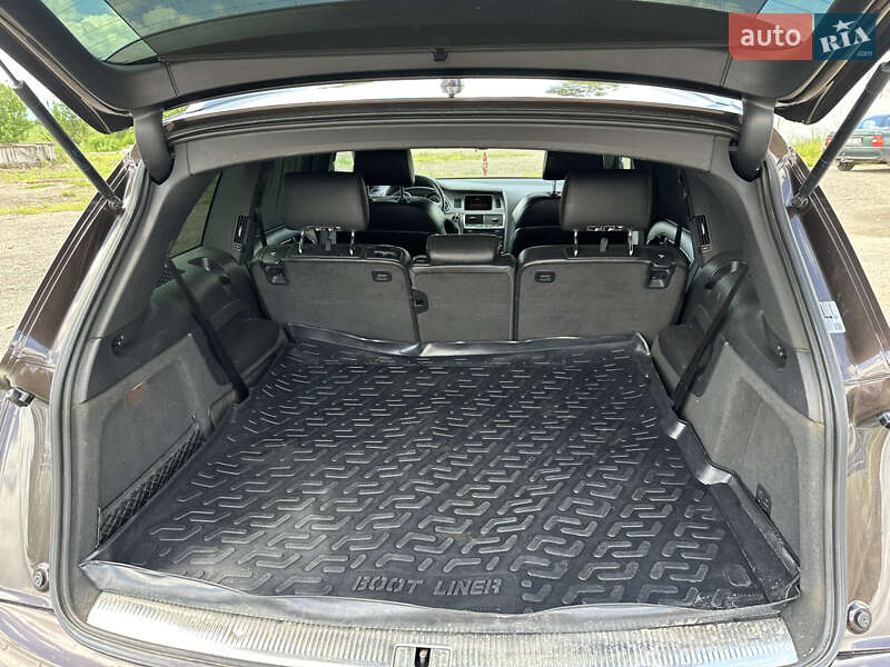 Позашляховик / Кросовер Audi Q7 2011 в Косові