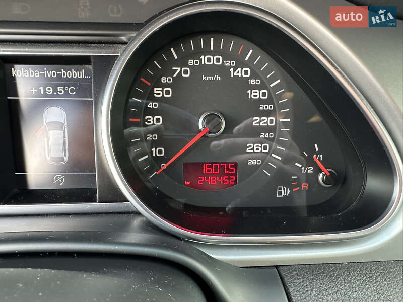 Позашляховик / Кросовер Audi Q7 2011 в Косові