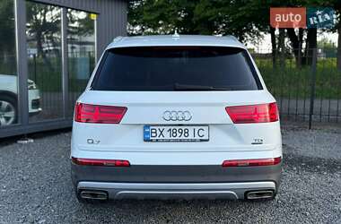 Внедорожник / Кроссовер Audi Q7 2015 в 