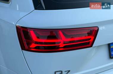 Внедорожник / Кроссовер Audi Q7 2015 в 