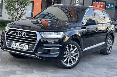 Внедорожник / Кроссовер Audi Q7 2017 в 
