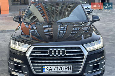 Внедорожник / Кроссовер Audi Q7 2017 в 