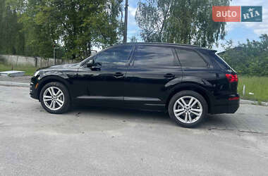 Позашляховик / Кросовер Audi Q7 2017 в 